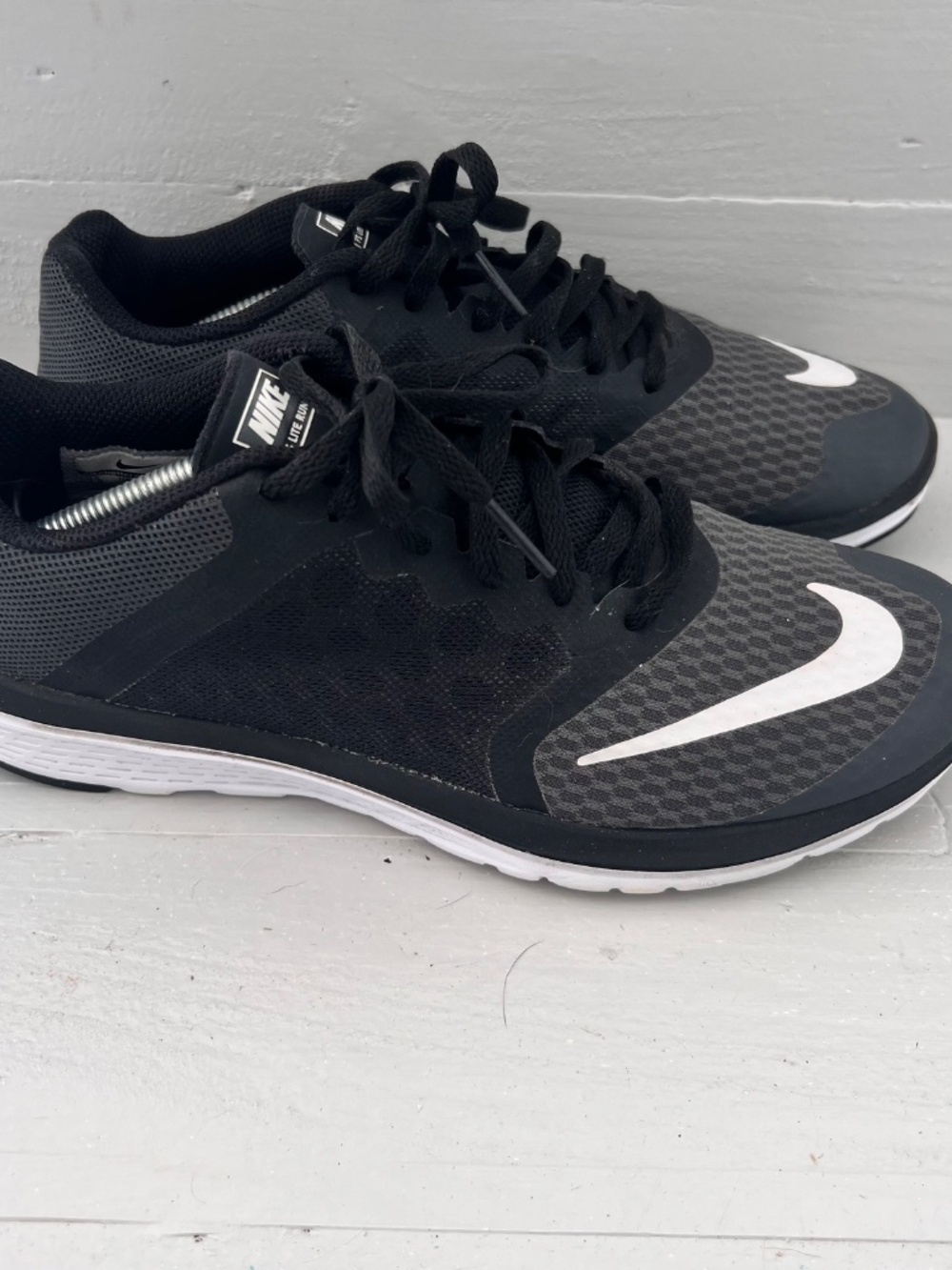 Nike Shoe FS Lite Run 3  Womens 7.5 Athletic Black White 807145-001